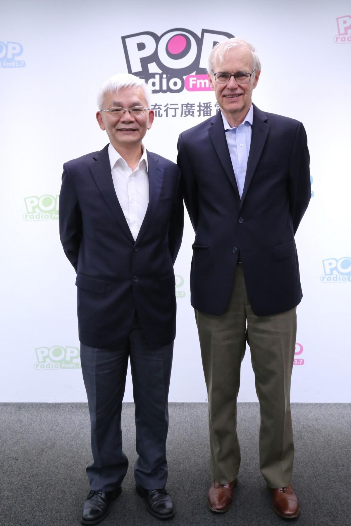 ▲美國在台協會前主席卜睿哲（右）接受電台專訪，對總統蔡英文的兩岸政策，他要給予正面評價。（圖／POP撞新聞提供 , 2018.6.15）