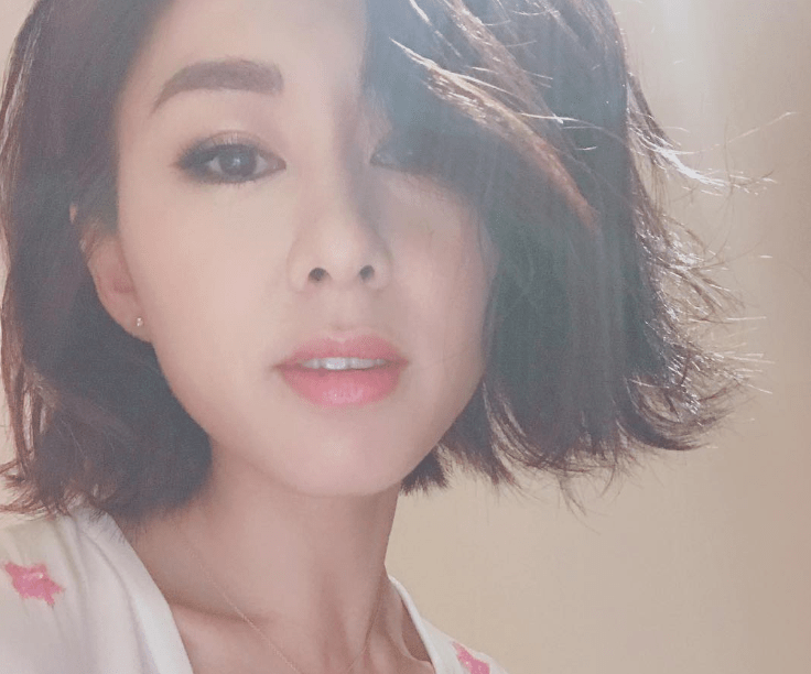 ▲港星胡定欣氣質優雅，演過許多戲劇代表作。（圖／翻攝胡定欣IG , 2018.06.19）