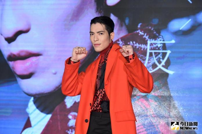 蕭敬騰直播爆哭洩主持心情　「再不釋放就要得憂鬱症」
