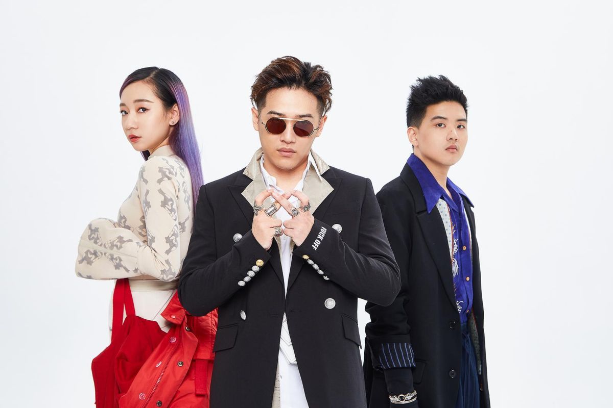 ▲吳卓源（左起）、熊仔、RGRY都很滿意各自的西裝。（圖／龍虎門提供 , 2018.06.21）