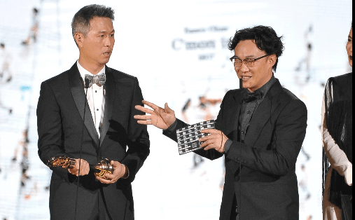 ▲Jerald（左）、陳奕迅領「年度專輯獎」。（圖／台視提供，2018.06.23）