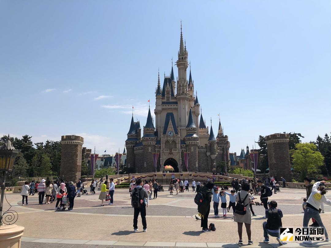 ▲看好台灣人赴日旅遊熱潮，國際信用卡組織推出夏季優惠，憑卡除可免費進入日本主要機場貴賓室，消費還可享有購物折扣及回饋金。（圖／記者陳致宇攝）