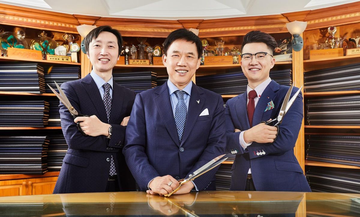 ▲民眾穿著西裝的講究越來越精緻，有總統御用裁縫師美稱的紳裝西服李萬進，以手工細剪裁做工細緻，贏得網路評選冠軍。（圖／紳裝西服提供）