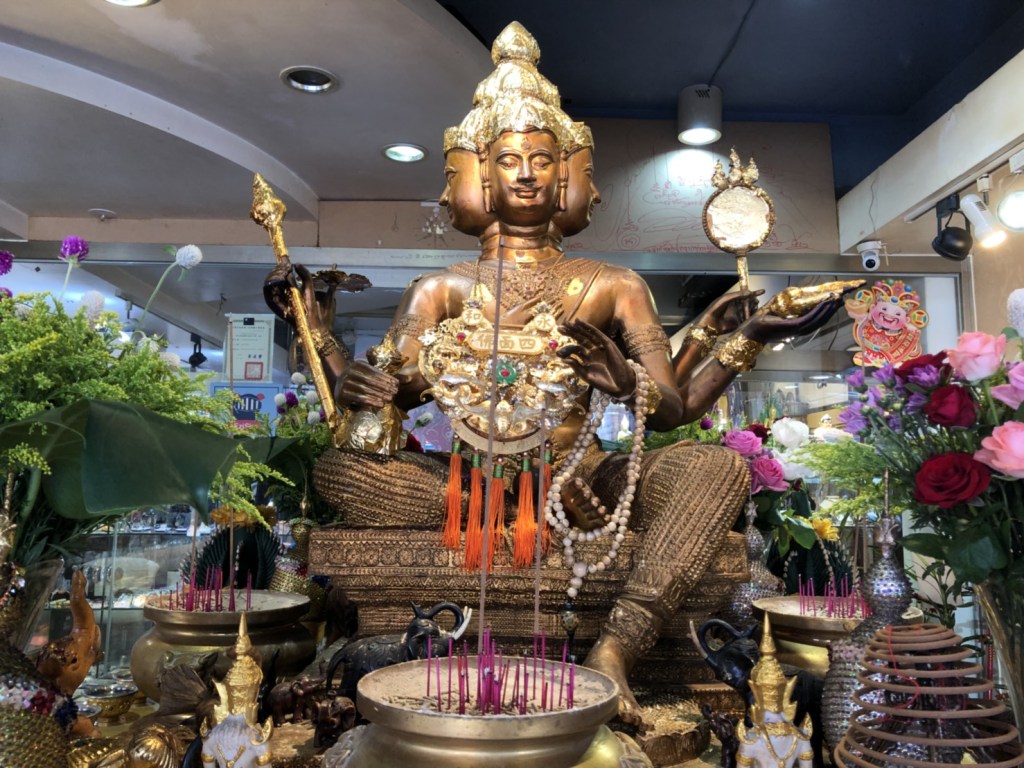 拜過都說不得了的四面佛　不會拜就讓保庇來！（圖／保庇）