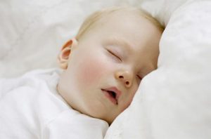 小嬰兒睡覺不能拍照。（圖／翻攝自網路）