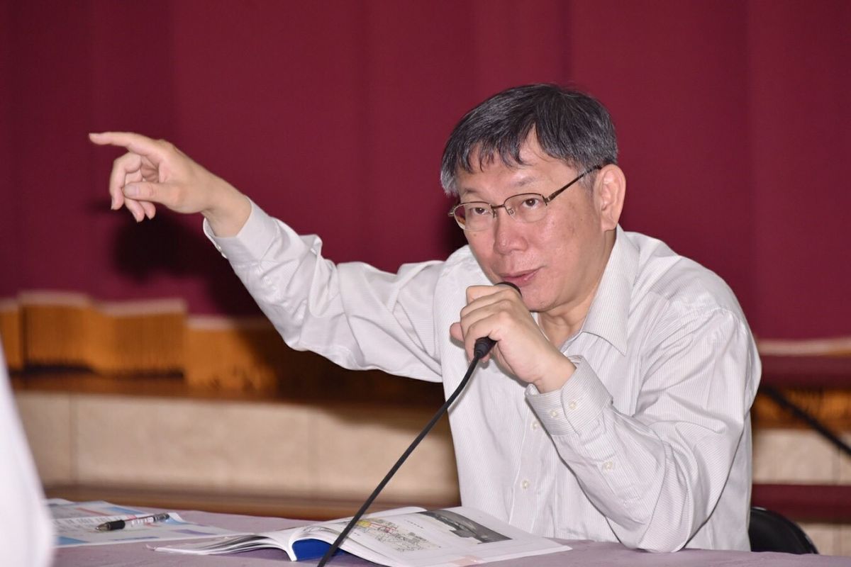 ▲對於北北基 6 年來首度颱風假不同調，引發民怨。不過今早有網友表示，台北天氣的確像是「一般的下雨天」，網友笑稱「等著打臉柯 P 跟氣象局的失望了」。（圖／北市府提供）