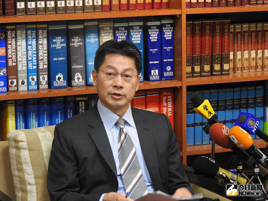 ▲外交部發言人李憲章駁斥，名嘴爆料「阪辦事處考績全丙」一事並非事實。（資料照／林仕祥攝）