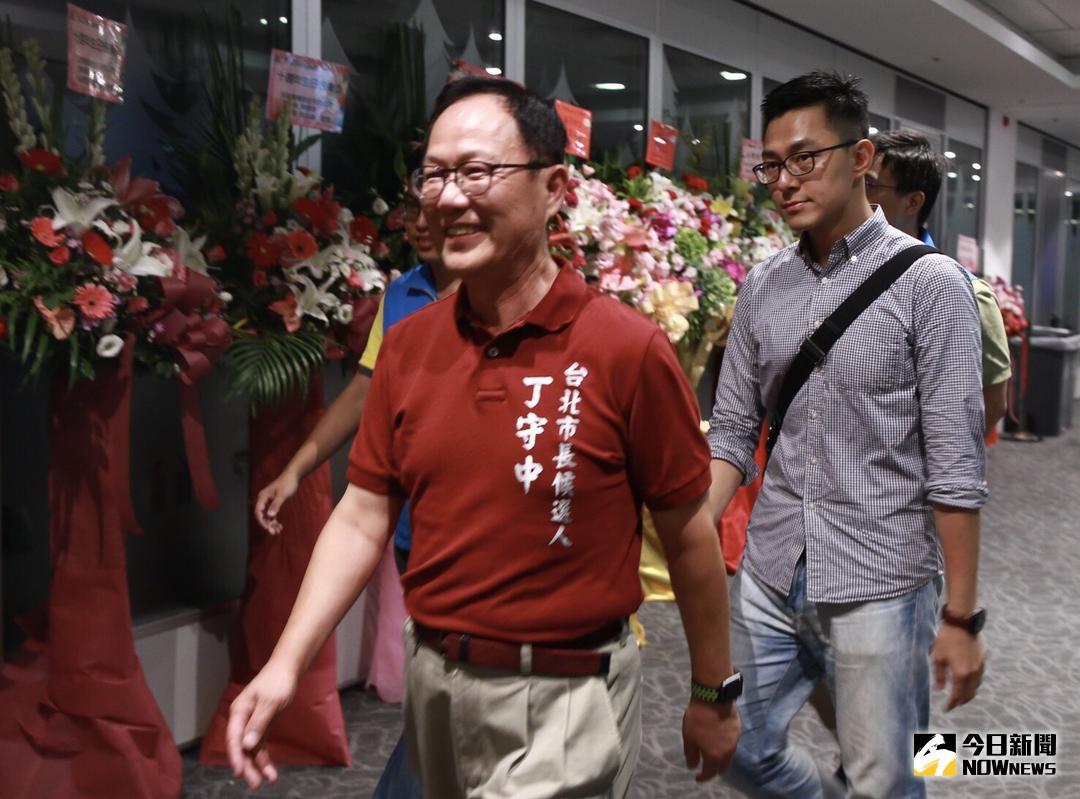 ▲國民黨台北市長參選人丁守中承諾當選後將補發今年重陽敬老金，引來網友冷嘲熱諷。（圖／NOWnews攝影中心）