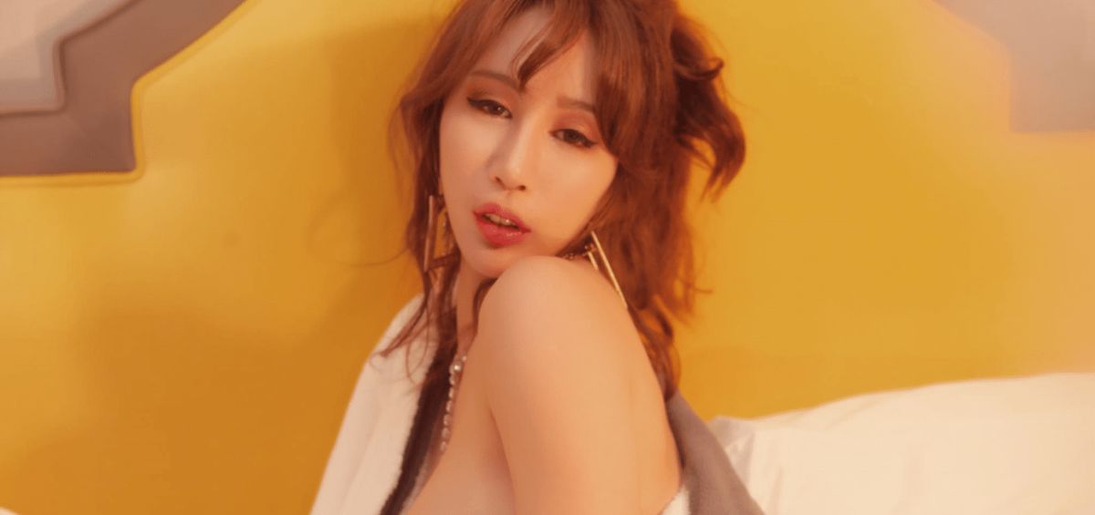 ▲辣模辛尤里作風大膽豪放，時常在社群PO辣照放送粉絲福利。（圖／翻攝辛尤里臉書 , 2018.07.02）