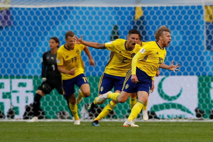 ▲瑞典Emil Forsberg進球後，隊友瘋狂慶祝。（圖／美聯社／達志影像）