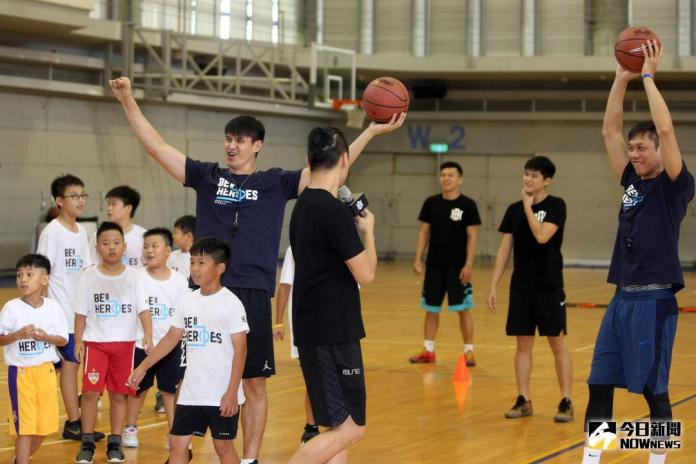 ▲學員開心 教練團更是笑開懷。（圖／展逸國際行銷提供）