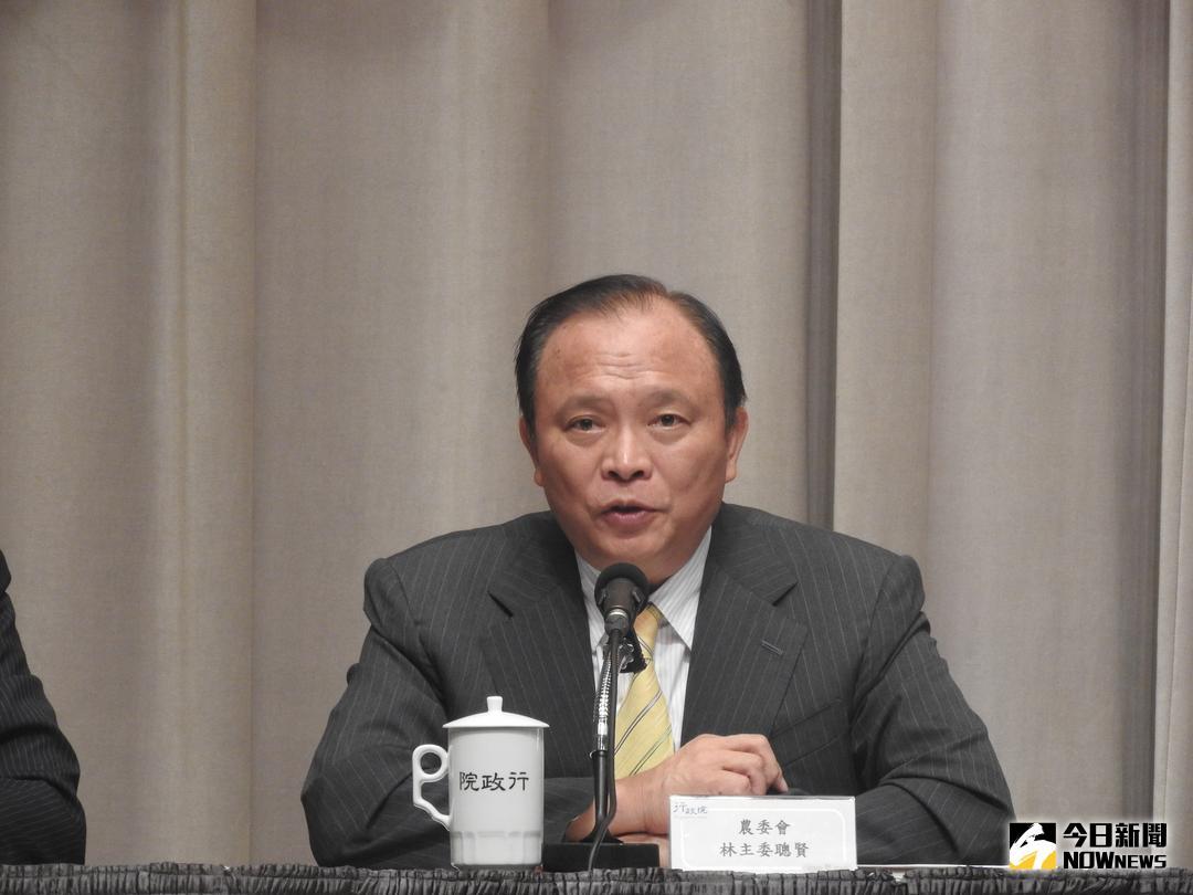 ▲我國出口中東的香蕉 6 月才銷出 2 貨櫃、 23 公噸， 7 月初也僅銷出 1 貨櫃。國民黨立院黨團書記長曾銘宗今\\( 25 \\)天要求農委會主委林聰賢下台負責，圖為林聰賢。（資料照／林仕祥攝）