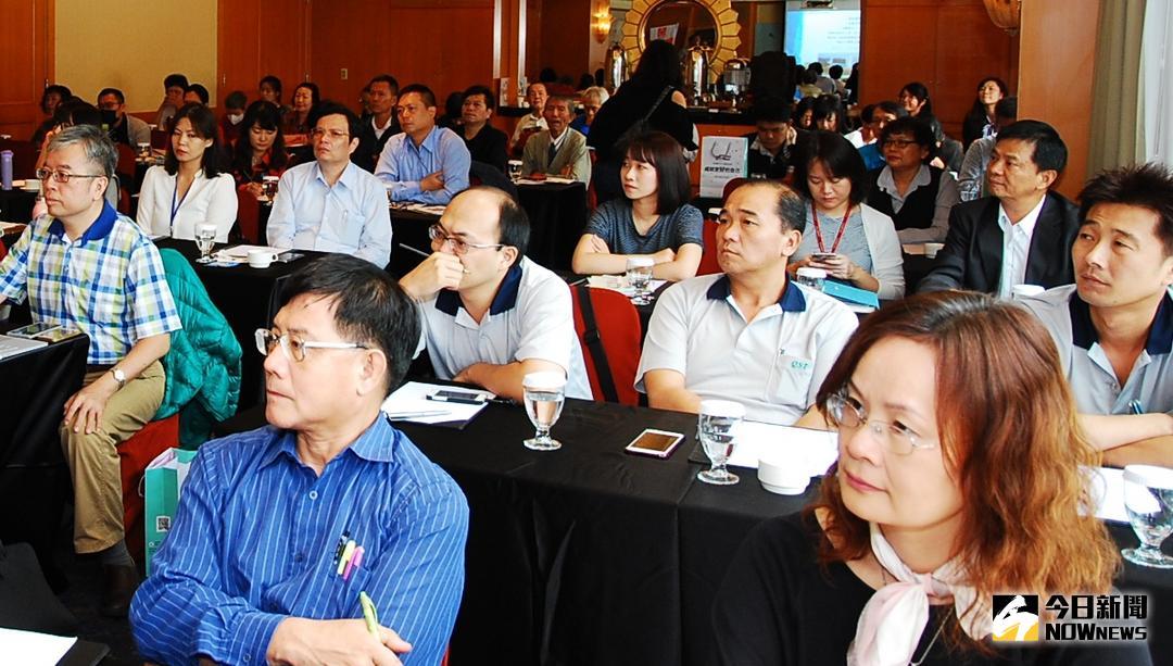 ▲勞動部勞動力發展署高屏澎東分署人才資源發展中心舉辦企業講座，吸引許多企業響應人才投資。(圖／記者黃守作攝，2018.07.06)