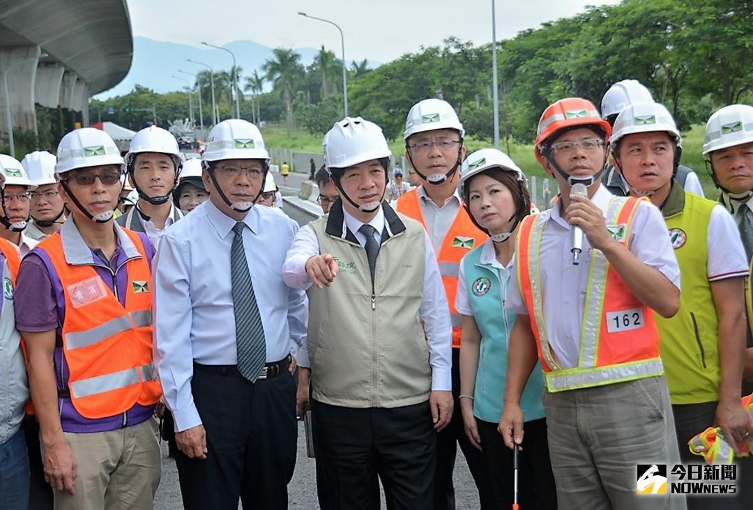 ▲行政院長賴清德7日在屏東縣長潘孟安等人陪同下視察屏東交通建設。（圖／屏東縣政府提供,2018.07.07）