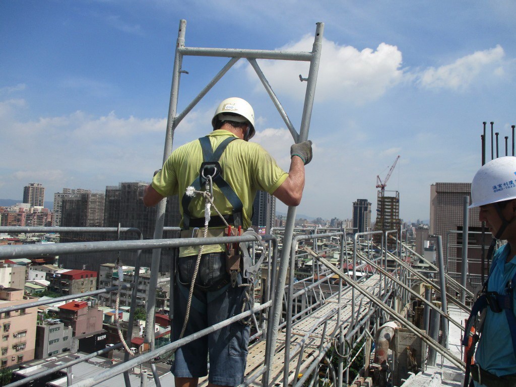 ▲新北市政府勞動檢查處提出「工地防颱7大注意」，呼籲業者應確實做好預防的措施。（圖／新北市政府勞動檢查處提供）