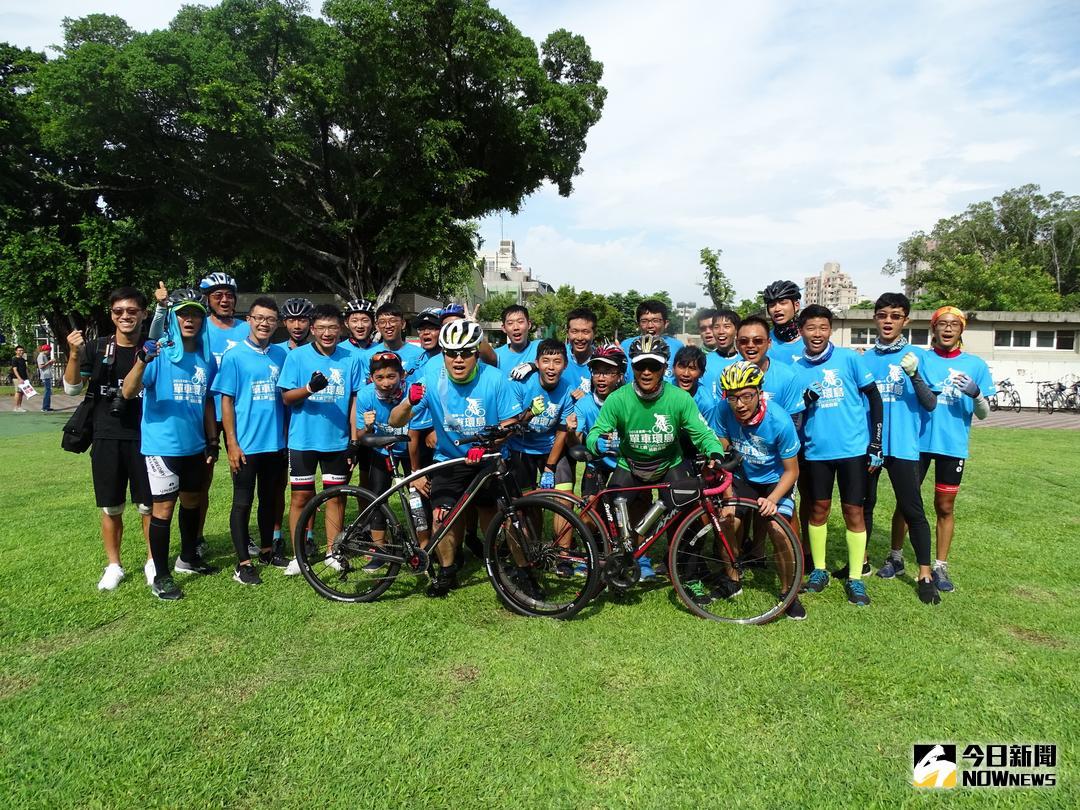 ▲2018台南一中單車環島師生今天安全回到學校。 （圖／記者黃文博攝，2018.07.12