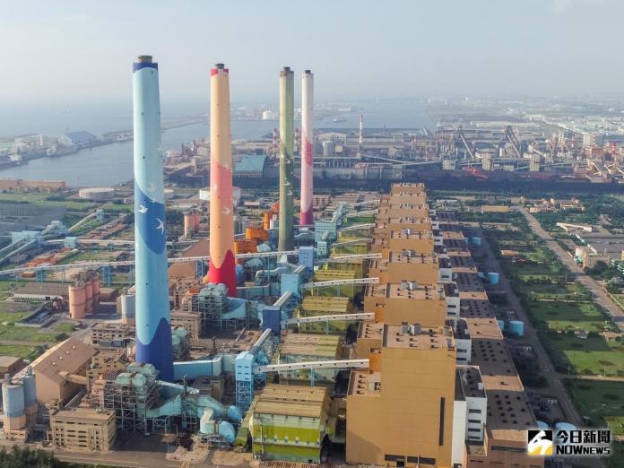 ▲胸腔科名醫蘇一峰挨轟對火力發電一知半解，民進黨更稱他為「藍白側翼」。圖為台中火力發電廠。（圖／NOWNEWS資料照）