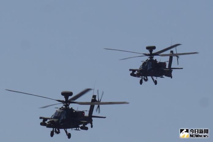 影／阿帕契直升機17日成軍　空中分列式秀戰力
