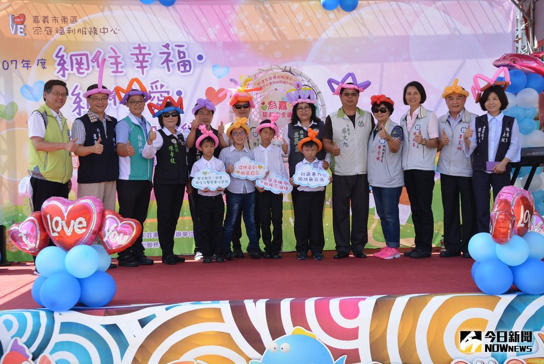 ▲嘉義市東區家庭福利服務中心於中央廣場舉辦夏日繽紛泡泡嘉年華活動。（圖／記者郭政隆攝影2018.7.14）