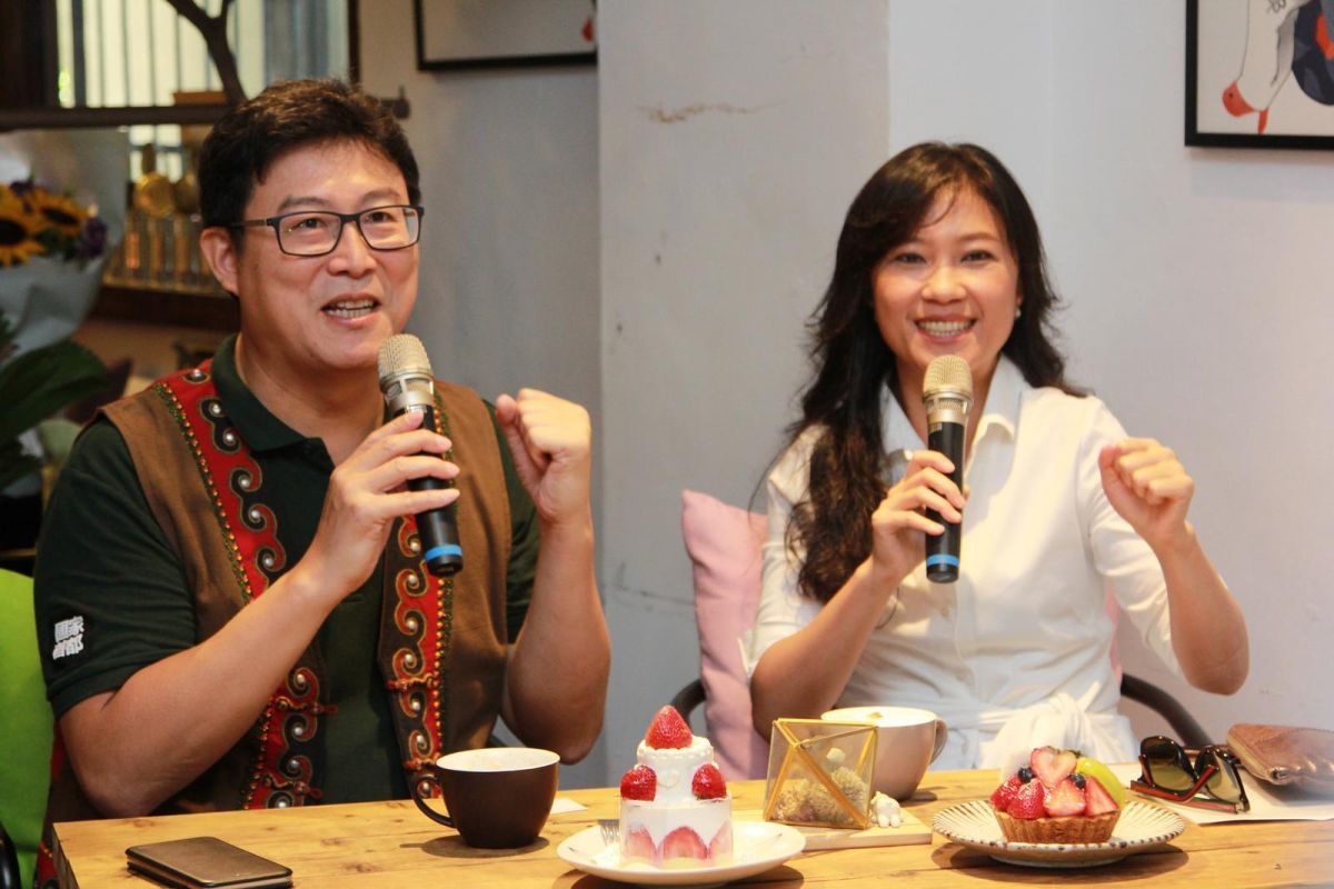 ▲準行政院發言人Kolas Yotaka（右）。（圖／姚文智辦公室提供）