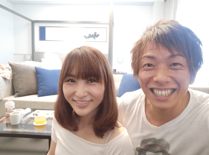 ▲清水健（右）、妻子伊藤春香。（圖／推特）