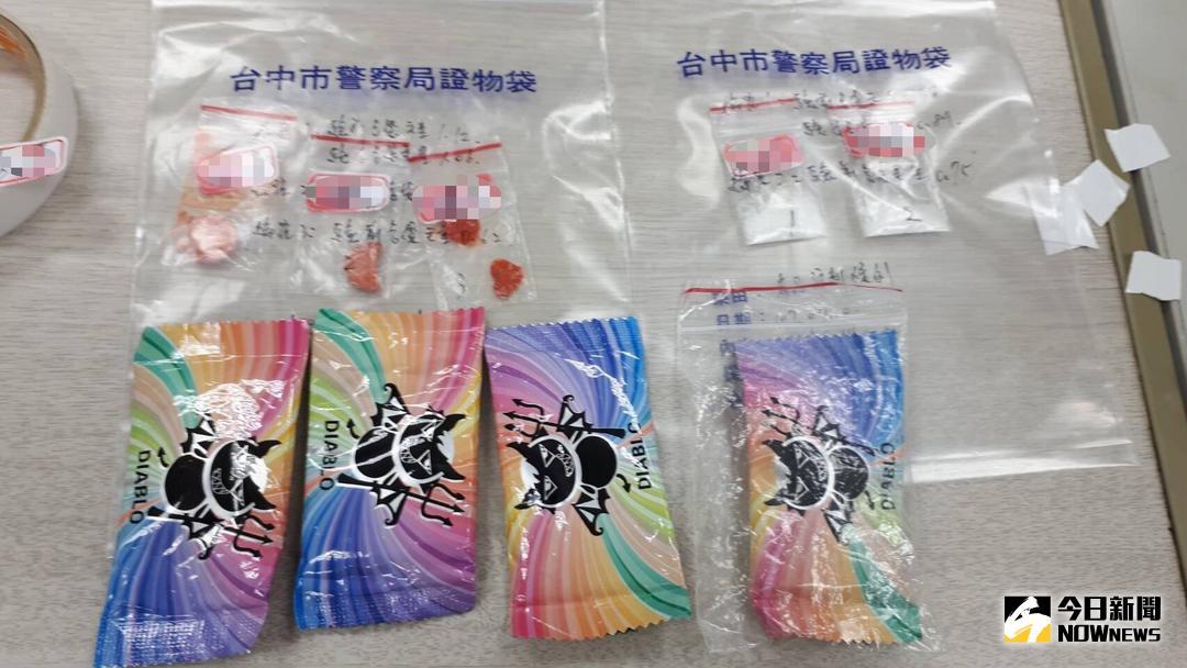 ▲第三分局立德所警員發揮纏功，讓林姓毒蟲自己交出毒品。（圖／記者鄧力軍翻攝 , 2018.07.17\\)