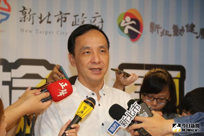 ▲朱立倫認為台灣的民主政治絕對不是一個黨要消滅另外一個黨，但需要制衡的力量，國民黨2018縣市長選舉目標拼過半。（圖／記者蔡琇惠攝，2018.07.24）