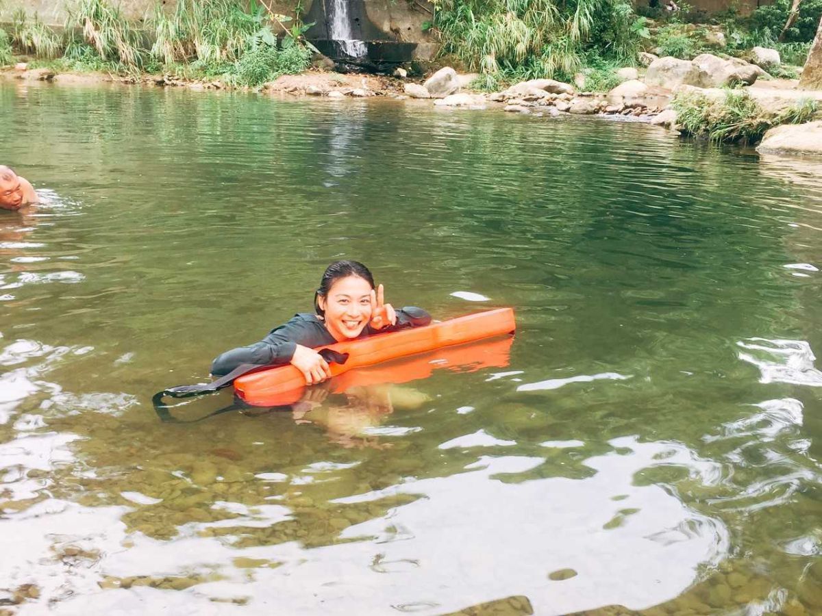 ▲江祖平趁拍落水戲時玩水。（圖／艾迪昇提供，2018.07.24）