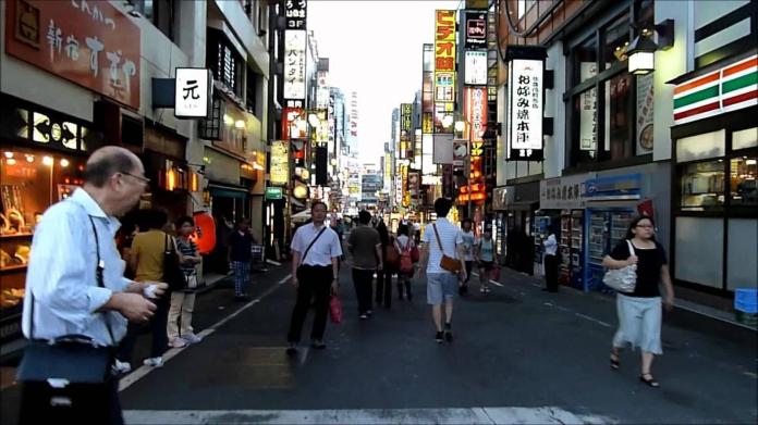 ▲一名網友近日到京都旅遊，早上想出門買早餐，卻發現路上連一間早餐店都沒有，讓他好奇上網發問，卻引來網友砲轟。（示意圖／翻攝自 Youtube , 2018.7.25）