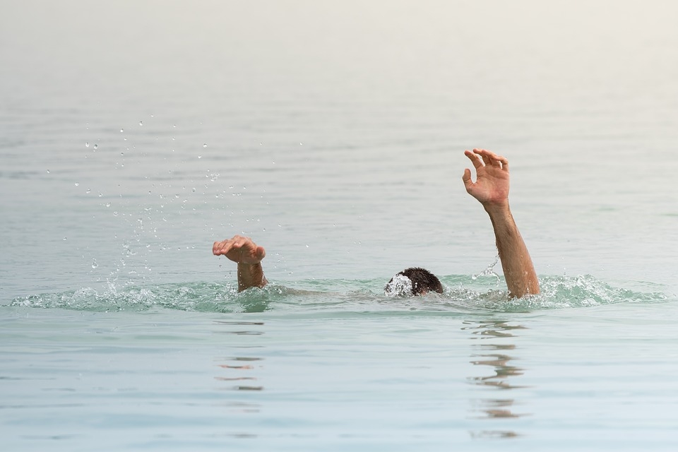溺水示意圖。（圖／Pixabay）