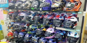 ▲不會倒?安全帽店搶開「黃金三角窗」,網曝:「低調賺很大!」(圖/翻攝自臉書) ▲安全帽。(示意圖/翻攝自臉書粉專)