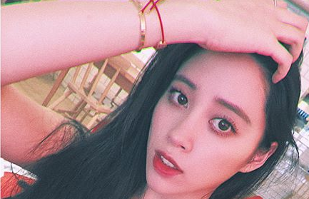 ▲女星歐陽妮妮承襲明星爸媽好基因。（圖／翻攝歐陽妮妮IG , 2018.08.22）