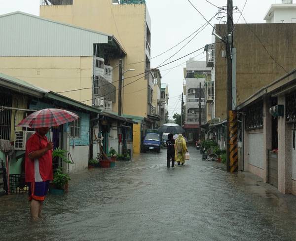 ▲嘉義市街道淹水情形。（圖／嘉義市議會議長室提供 , 2018.08.24）