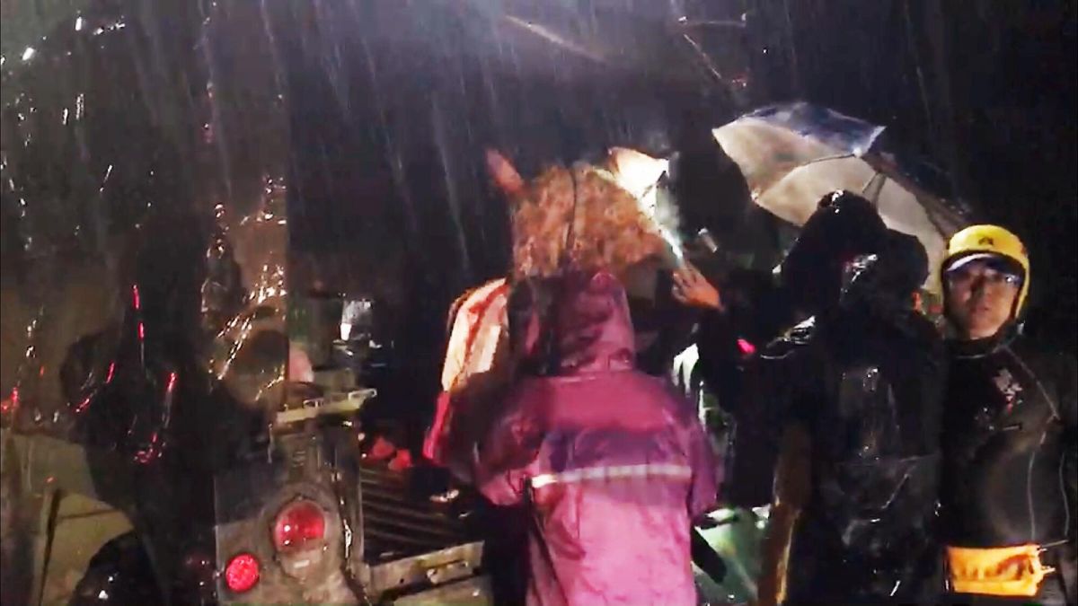 ▲針對南部地區豪大雨成災，第四作戰區指揮官劉得金召開防災整備指導會議預置兵力於高雄六龜、美濃等地區協助執行鄉民預防性撤離。（圖／記者郭凱杰翻攝 , 2018.08.23）