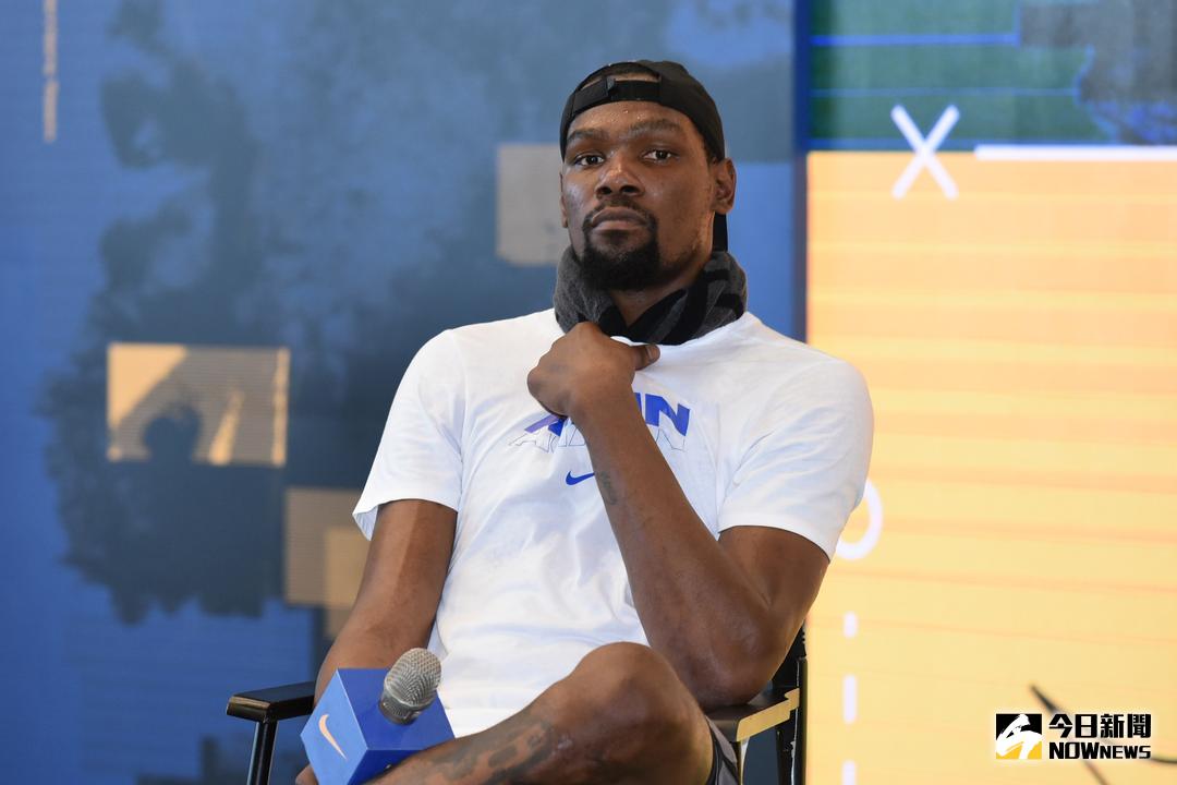 ▲Kevin Durant來台指導松山高中籃球隊。（圖／記者林柏年攝，2018.7.9）