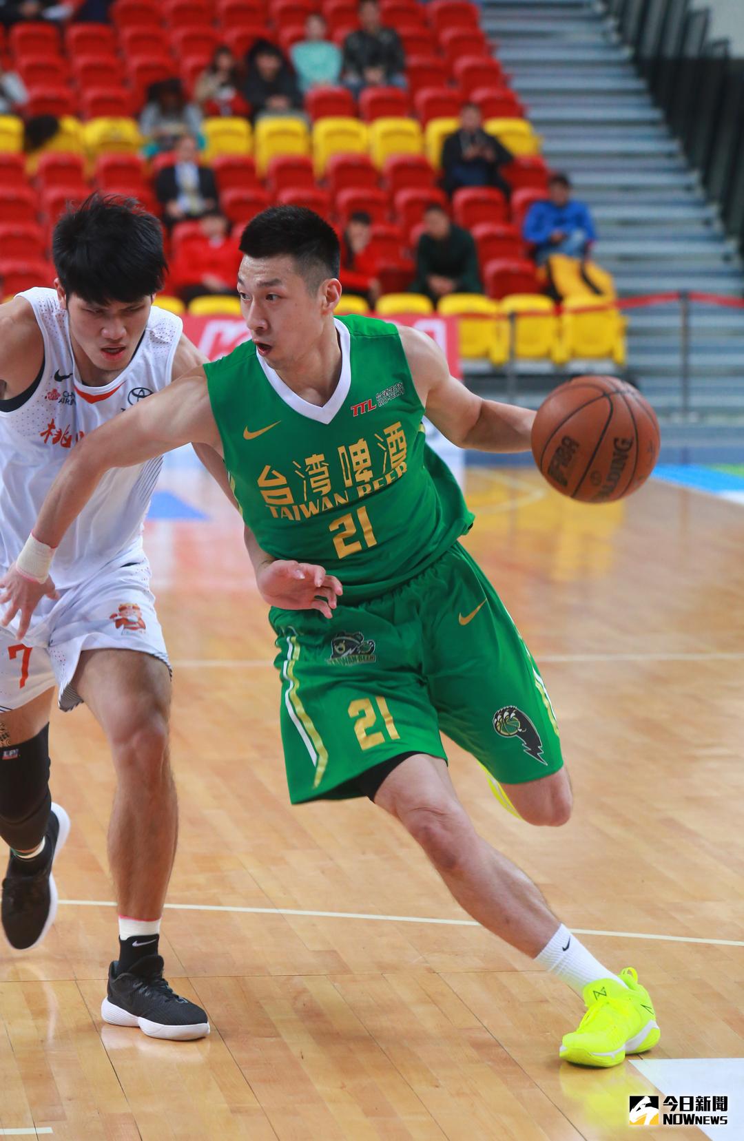 ▲台灣啤酒球員成力煥。（圖／記者葉政勳攝 , 2017.12.21）