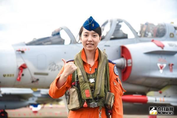 ▲空軍幻象2000戰機首位女飛官蔣青樺少校。（資料照／記者陳明安攝）