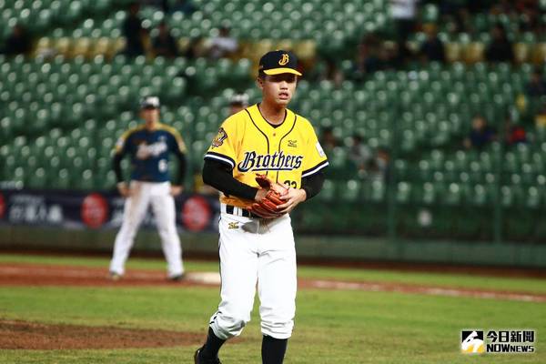 ▲中華職棒總冠軍賽 Lamigo桃猿 vs. 中信兄弟 Game4。 中信兄弟投手陳柏豪。（圖／記者葉政勳攝 , 2017.11.02）