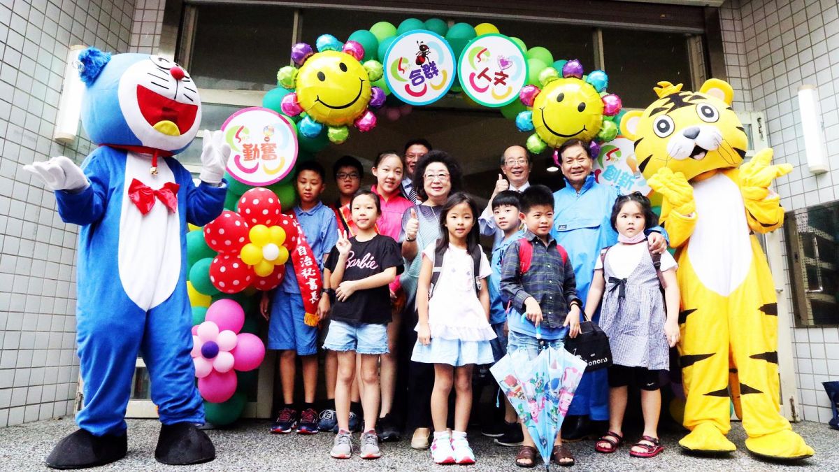 ▲今天是高雄市各級學校107學年度開學日，不少學校舉行迎新生活動，開心迎接新生入學。（圖／高市教育局提供）