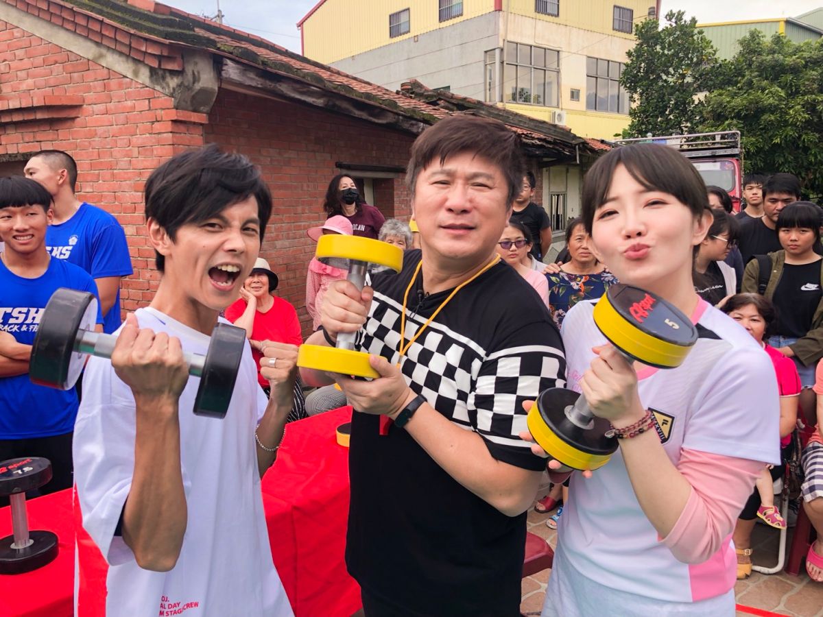 ▲胡瓜（中）帶阿翔（左）、謝忻力戰群雄。（圖／民視提供 , 2018.8.29）