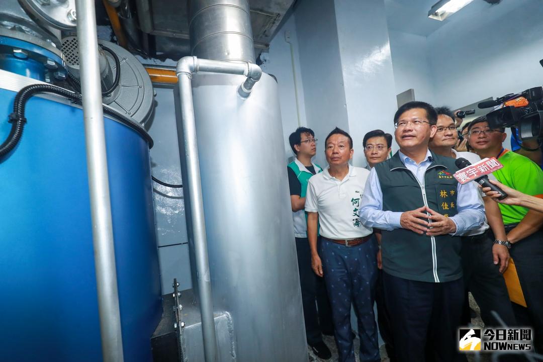 ▲市長林佳龍視察惠文高中廚房改為燃氣鍋爐（圖／柳榮俊攝 , 2018.8.29\\)