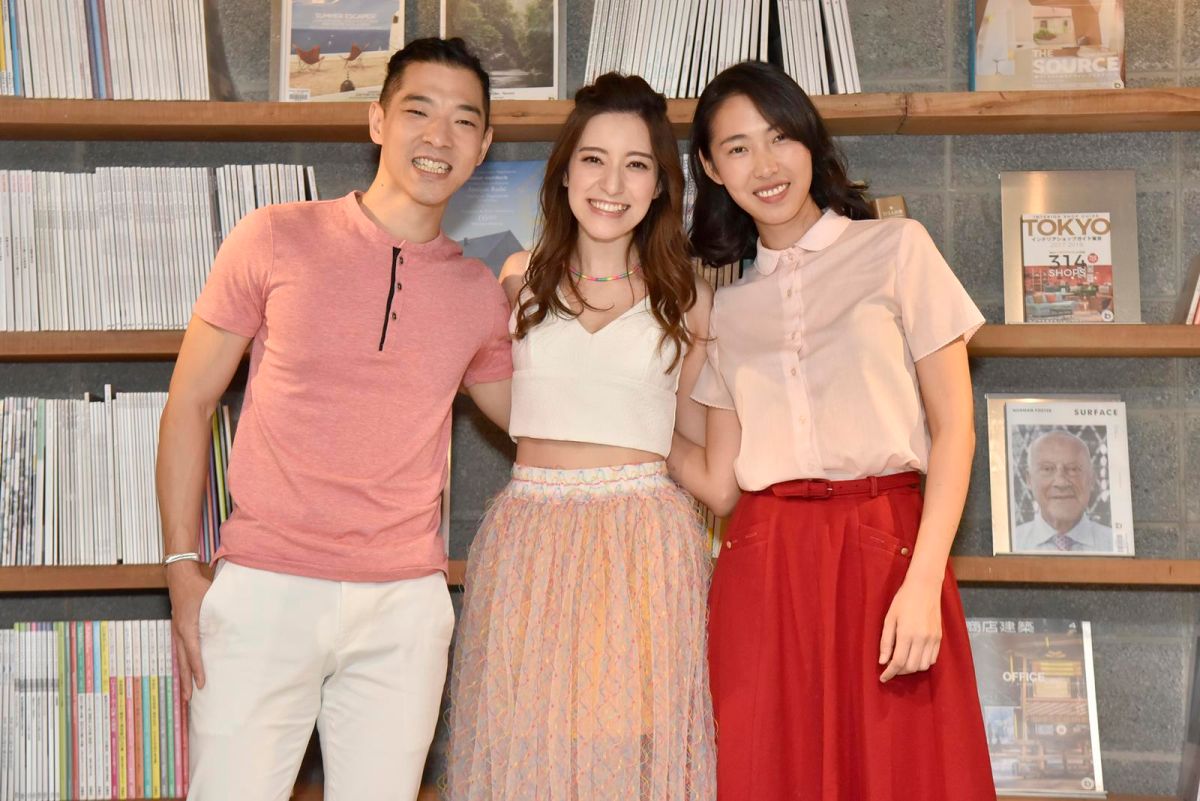 ▲梁心頤（中）好友王大文（左）、王若琳都現身聽歌會為她加油打氣。（圖／妹妹娃娃多媒體提供 , 2018.08.28）