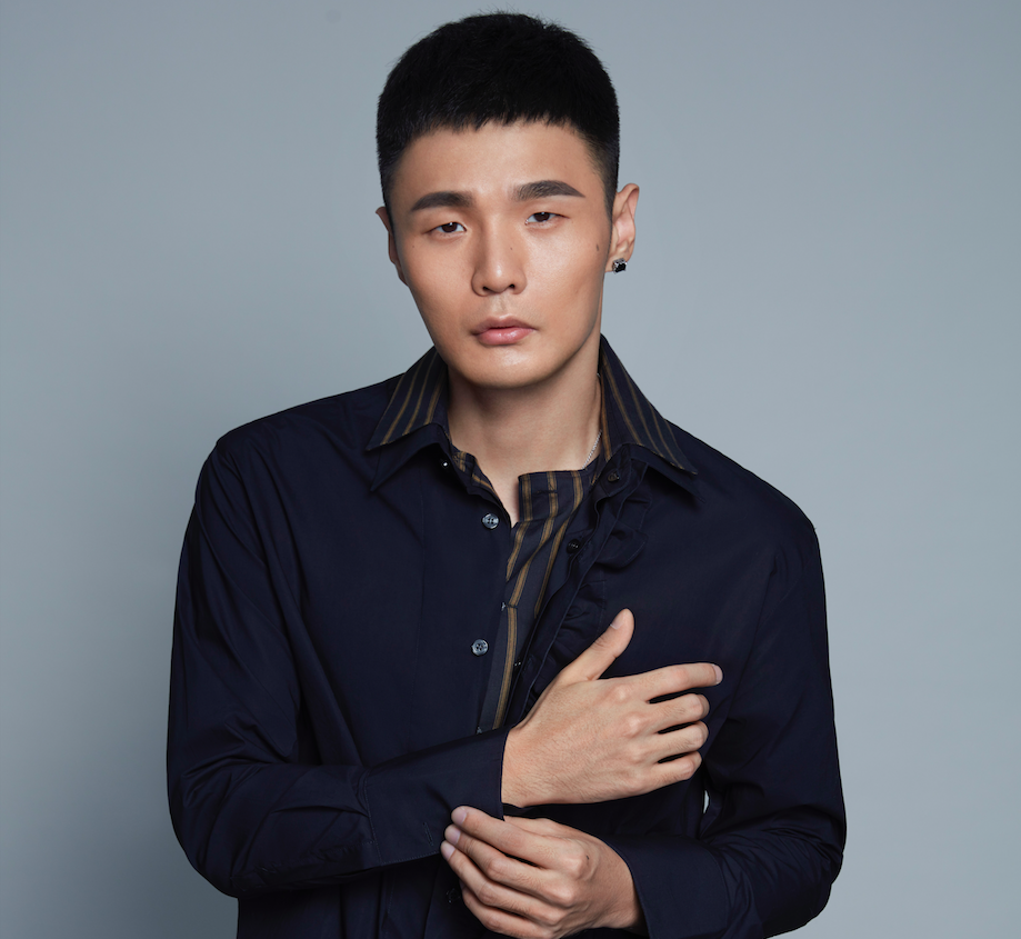 ▲李榮浩推出第三波單曲〈貧窮與富有〉。（圖／華納音樂提供 , 2018.08.28）