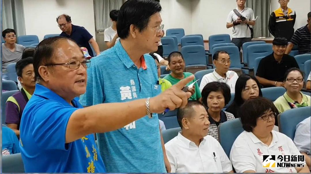 ▲解決撥用興中國中校舍爭議，議會到場會勘，主角未出席議員砲轟。（圖／記者李清貴攝 , 2018.08.14\\)