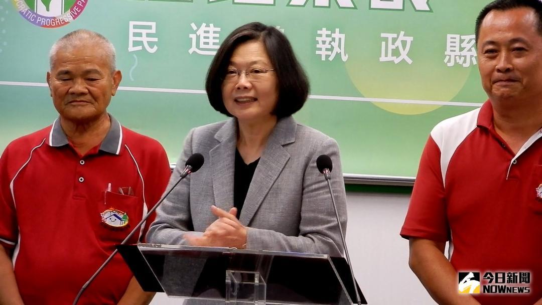 ▲根據民調顯示，人民對民進黨的認同度逐日下降，有網友特別列出 7 項缺失，怒轟「民進黨帶著人民期盼執政，卻沒有全面負責！」（圖／記者陳弘志攝 , 2018.08.01 ）