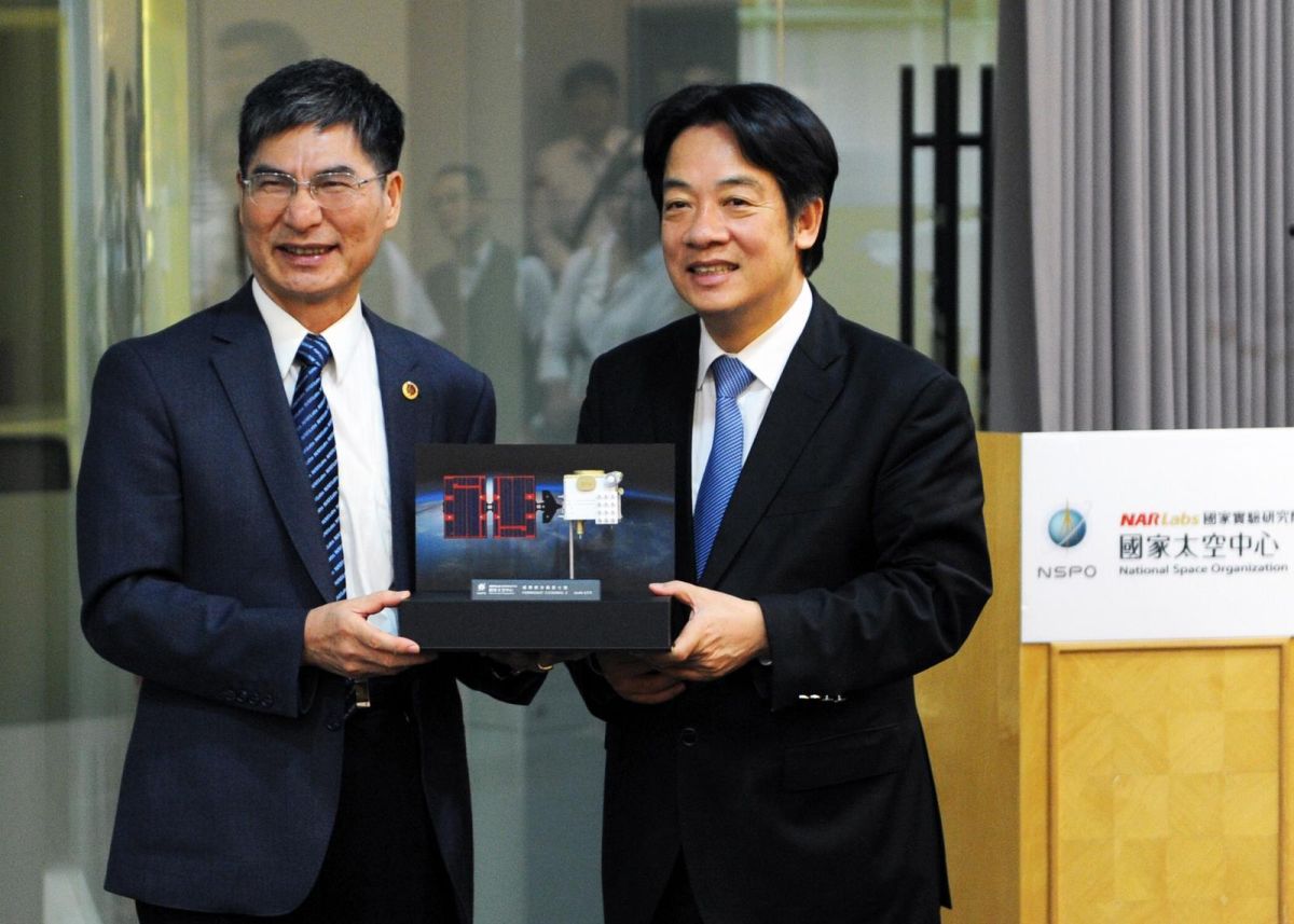 ▲行政院長賴清德至新竹視察「福衛七號運送前準備作業」。（圖／行政院提供 , 2018.8.3）