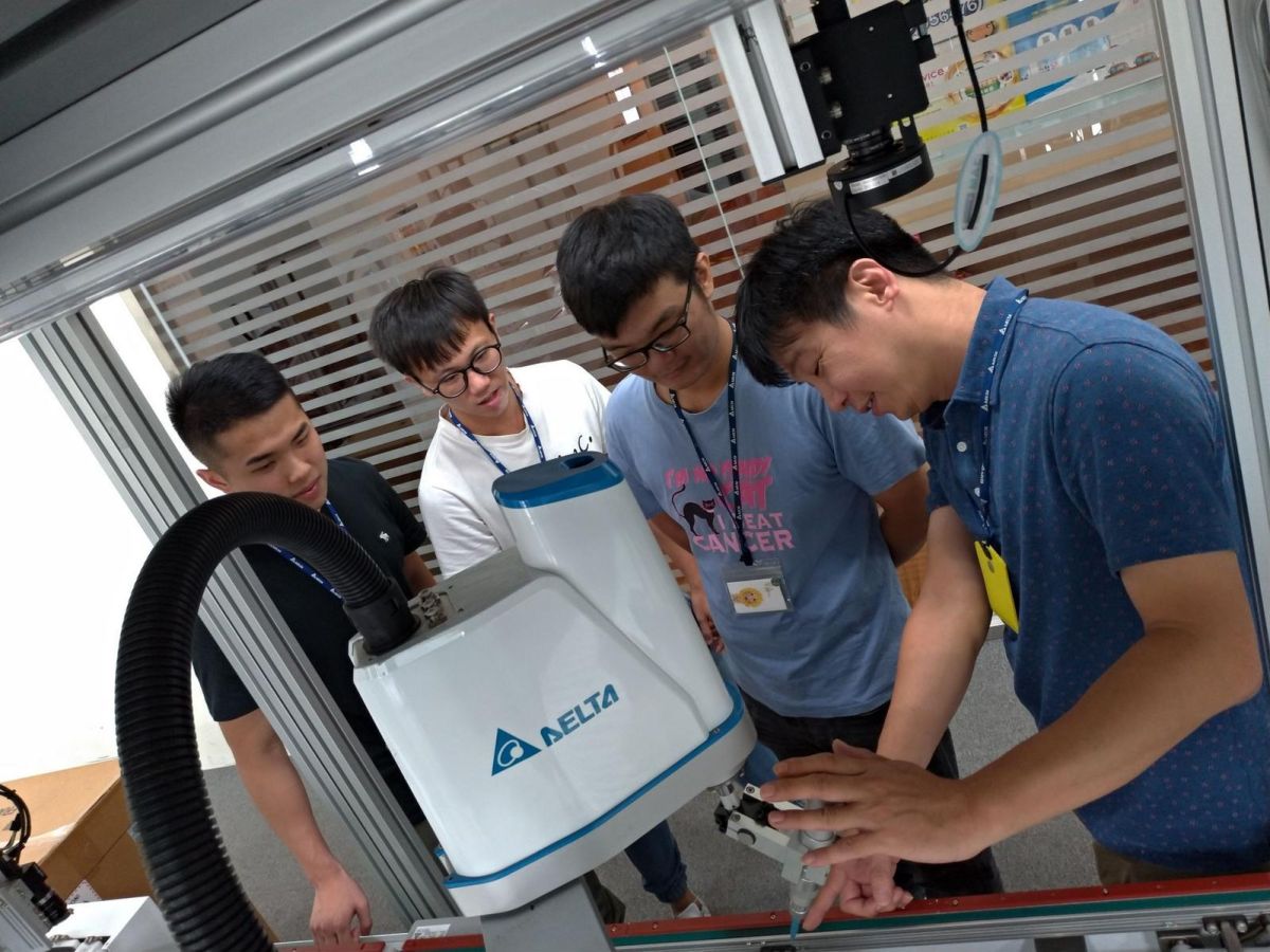 ▲為照顧實習生，企業不但用心提供學習空間，每月最高還提供33K零用金。（圖／台達電提供）