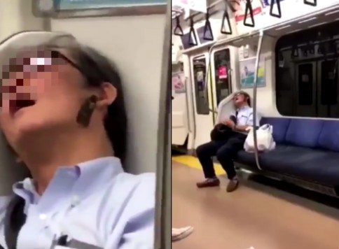 ▲日本一名中年男子搭乘電車，頭往後仰呼呼大睡，耳邊卻掛了一個疑似「藍芽耳機」的物品，不過仔細一看，這個藍芽耳機竟是隻活生生的「蟬」。（圖／翻攝自推特）