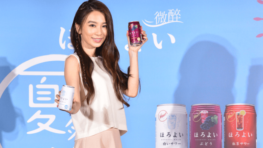 ▲田馥甄認華研「擠牙膏式」宣傳。（圖／Suntory提供 , 2018.8.4）