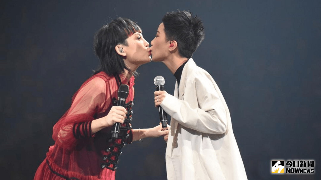 ▲魏如萱（左）與盧凱彤擁有好交情。（圖／記者林柏年攝 , 2017.07.26）